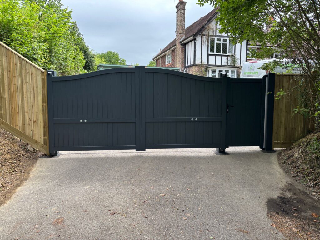 Anthracite-Aluminium-Gates-in-Mayfield